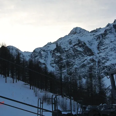 Hotel Base Camp Alpine 2*