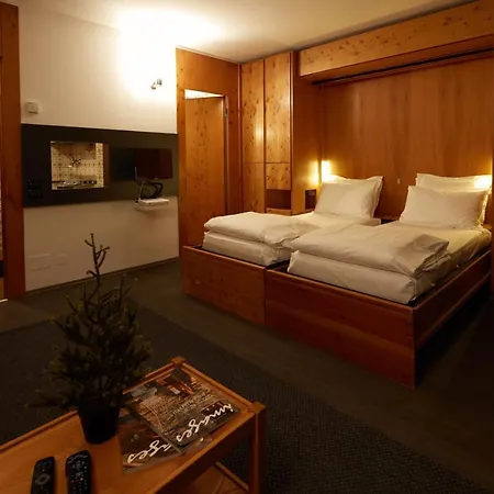 Base Camp Alpine Hotel apartamentowy 3*